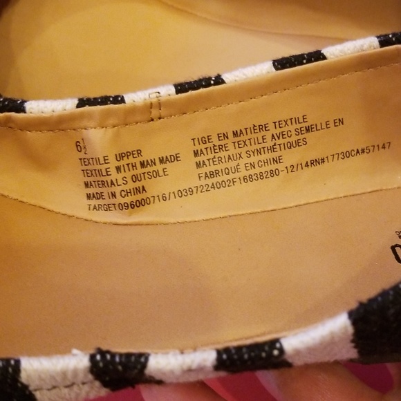 Cute Slip-on Ballet Flats - Picture 2 of 8